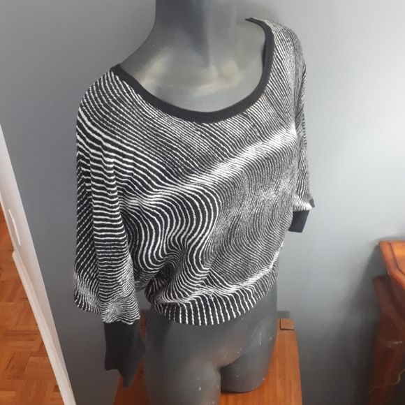 BCBGMaxazria Black and gray top - Dolman sleeves - Picture 11 of 11